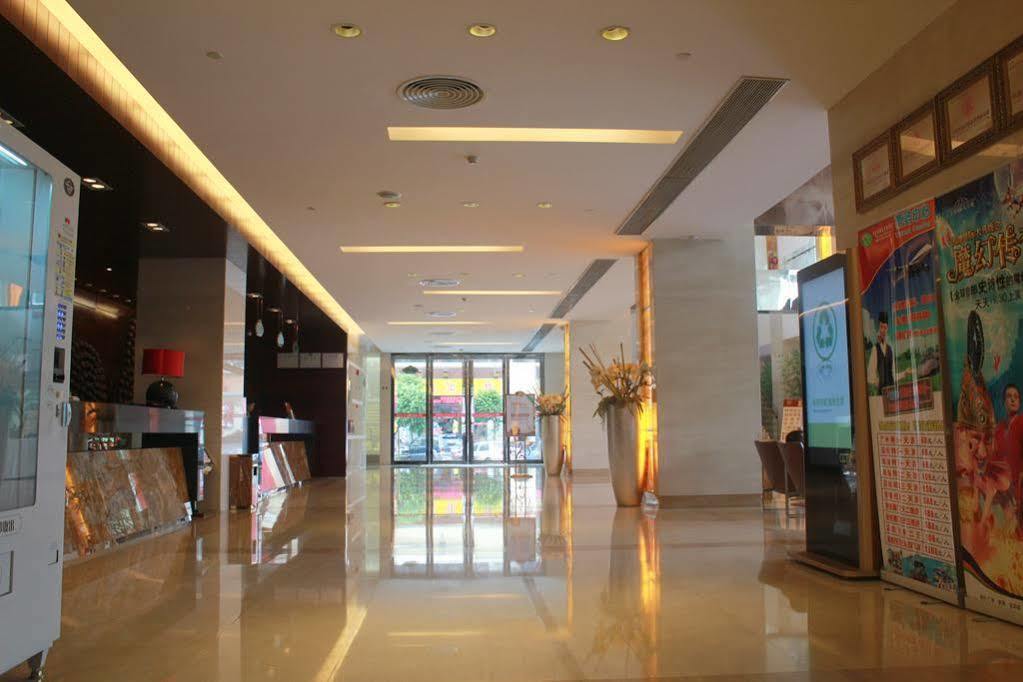 Vienna Hotel - Guangzhou South Railway Station Branch Exterior photo